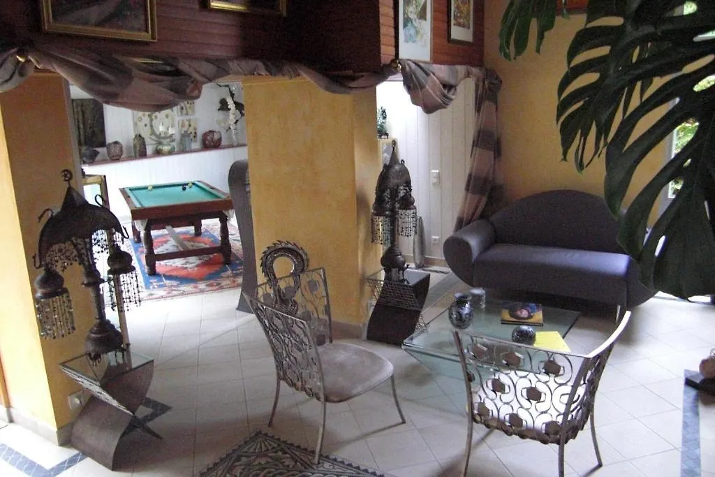 Bed & Breakfast La Chandanielerie Quimper
