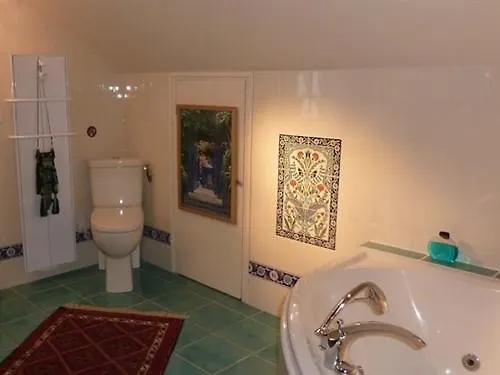 Bed & Breakfast La Chandanielerie Quimper